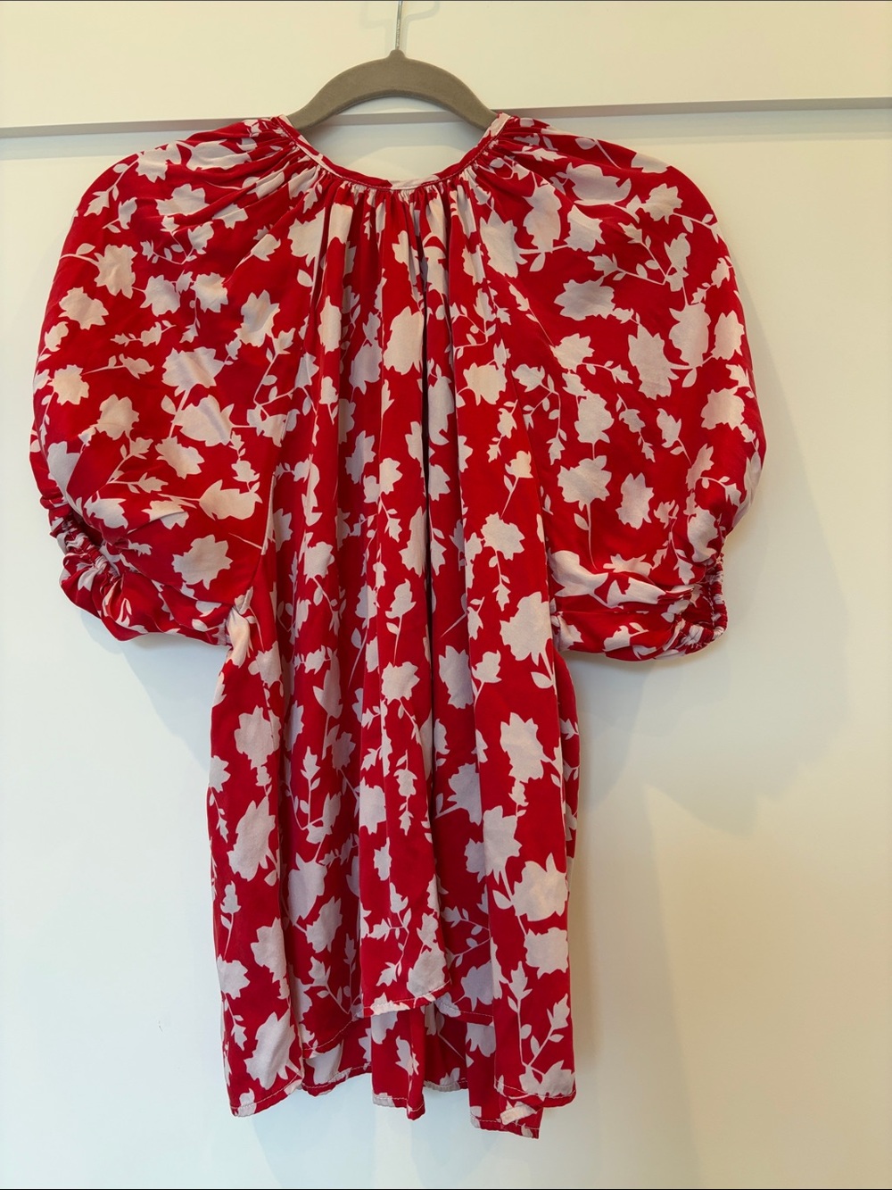 Red and White Floral Silk Puff-Sleeve Blouse